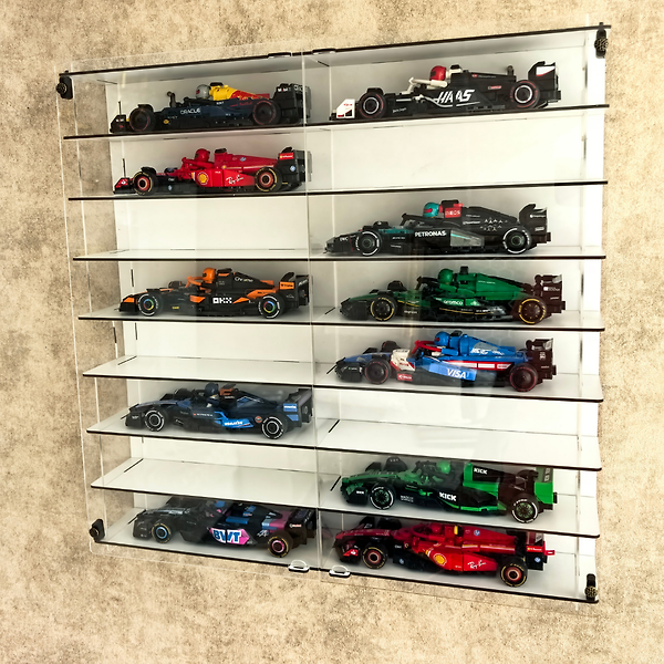 Beyaz-Formula Araç Vitrini Duvar Rafı Model Araba Sergileme Pleksi Kapaklı Koleksiyon Vitrini 16 Araba 50x50 cm Dekoratif Düzenleyici
