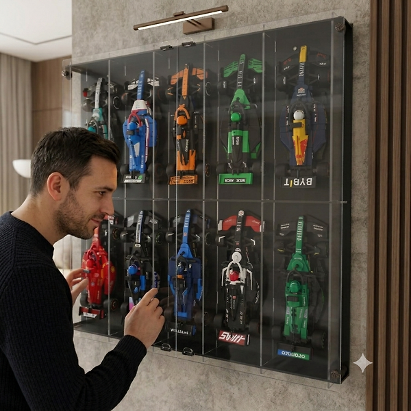 Beyaz- Formula 1 Duvar Vitrini, Yapım Bloklu Yarış Arabası Sergileme Rafı, Akrilik Kapılı 10 Araçlık Vitrin, F1 Koleksiyoncu Duvar Dekoru